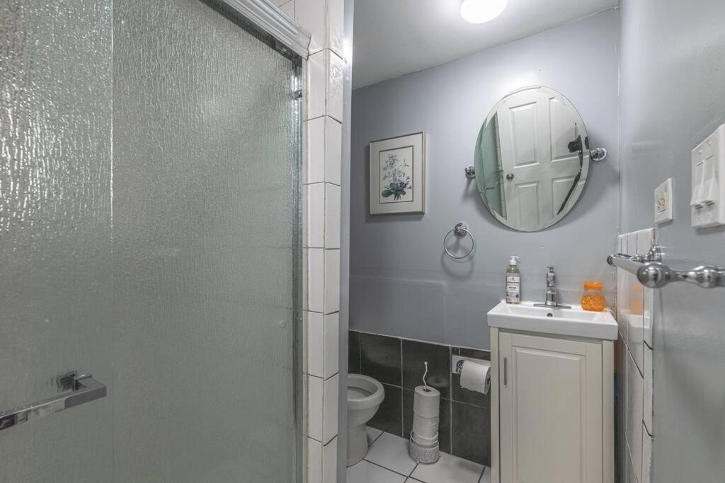 Spacious 5-Br House Near Transit W Parking 시카고 외부 사진